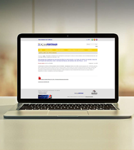 foto de um notebook aberto em uma página do site do SISEM-SP.