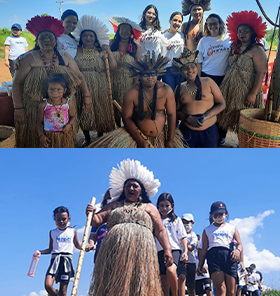 #PraTodosVerem – Duas imagens sobrepostas. A de cima, mostra o grupo de educadores do Museu Índia Vanuíre posando para a foto com diversos indígenas; alguns estão abaixados e outros em pé. Já a segunda imagem exibe uma mulher indígena e diversas crianças acompanhando em fileira. O céu azul compõe o fundo da imagem.