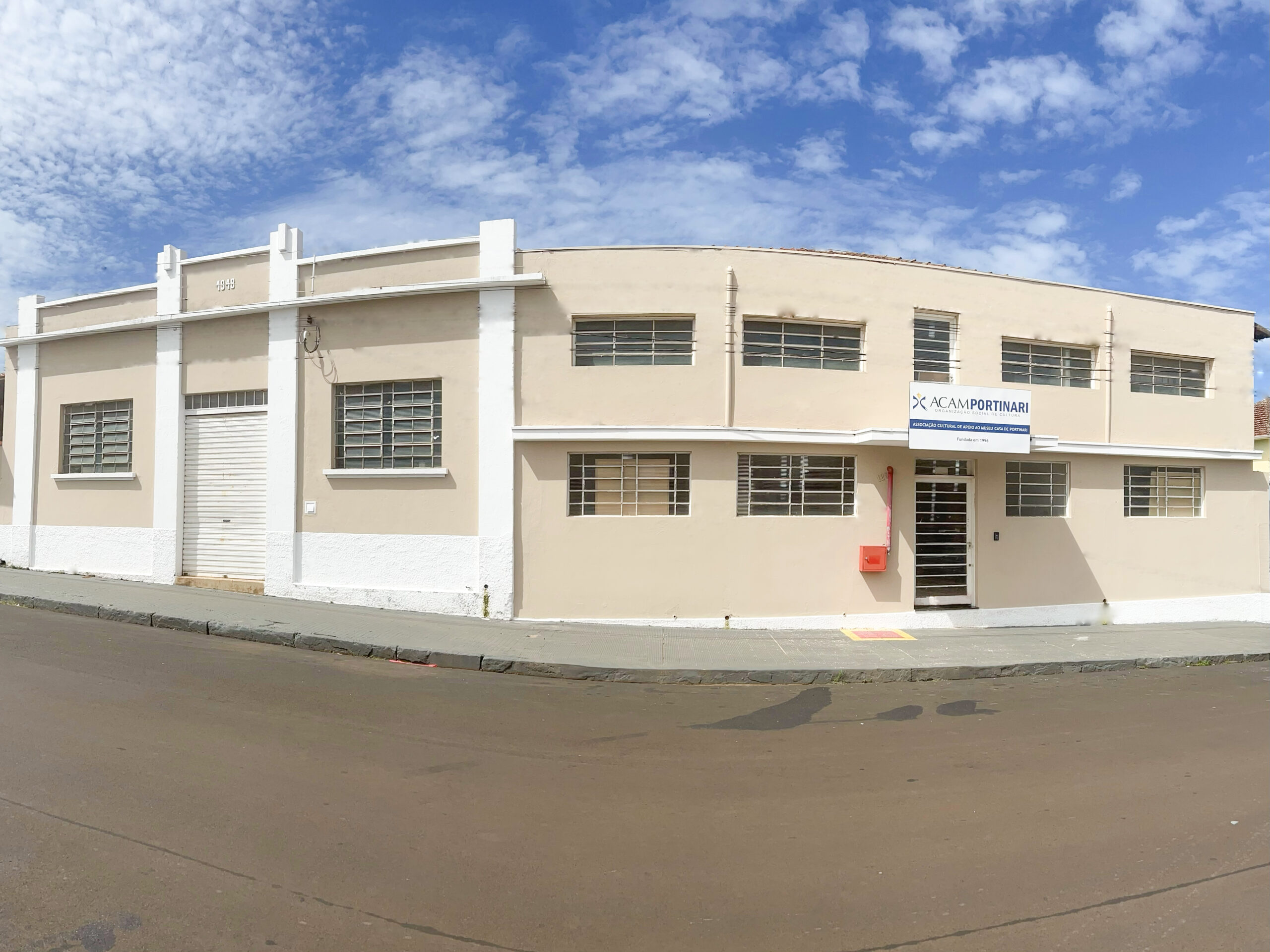 Foto da fachada da ACAM Portinari